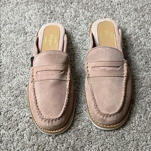 G. H. Bass Weejuns Wynn Suede Eva Pink Suede Mules Loafers Size 7 Like New